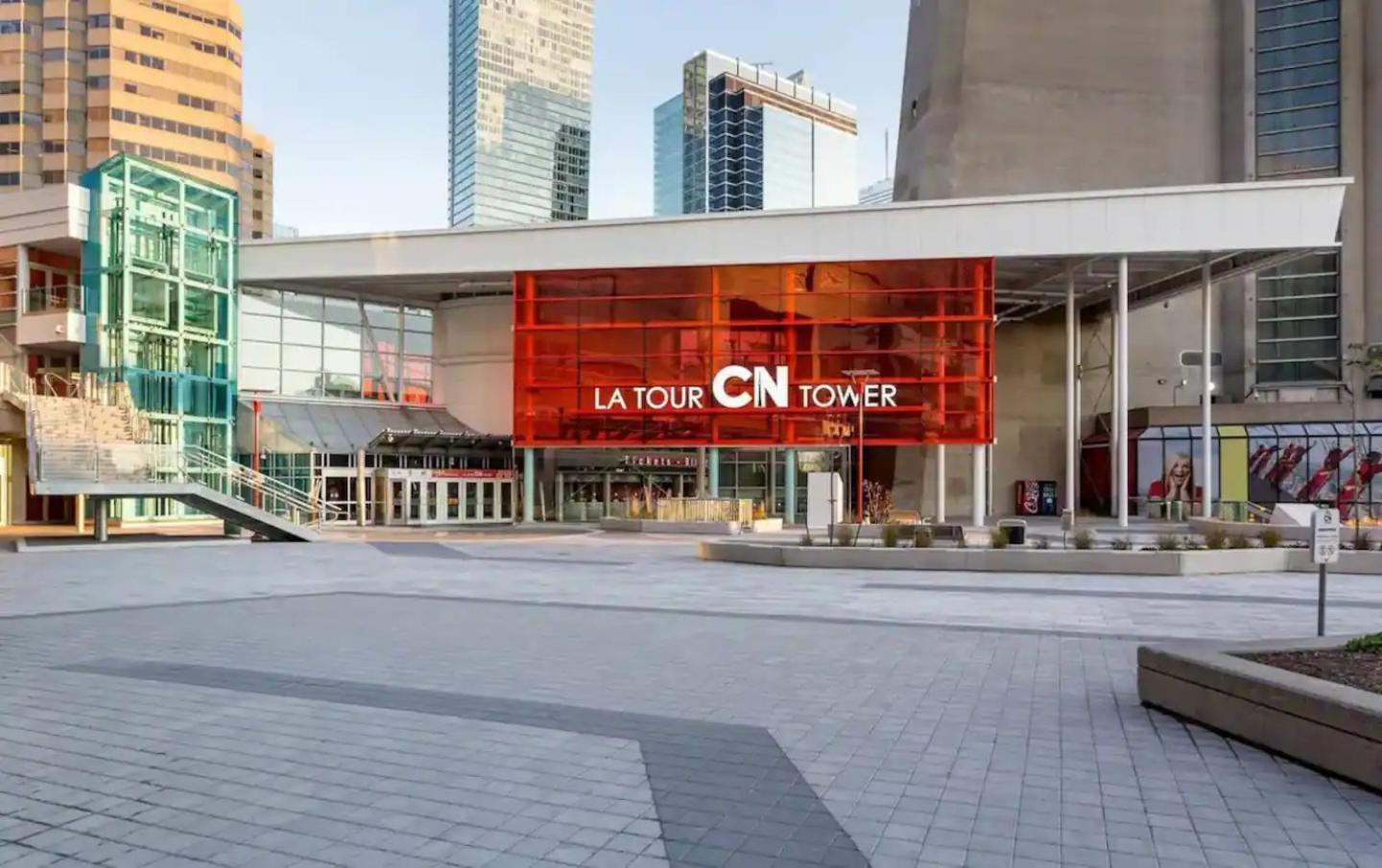 3 Bedroom Beside Cn Tower With Parking Downtown Toronto Exterior photo