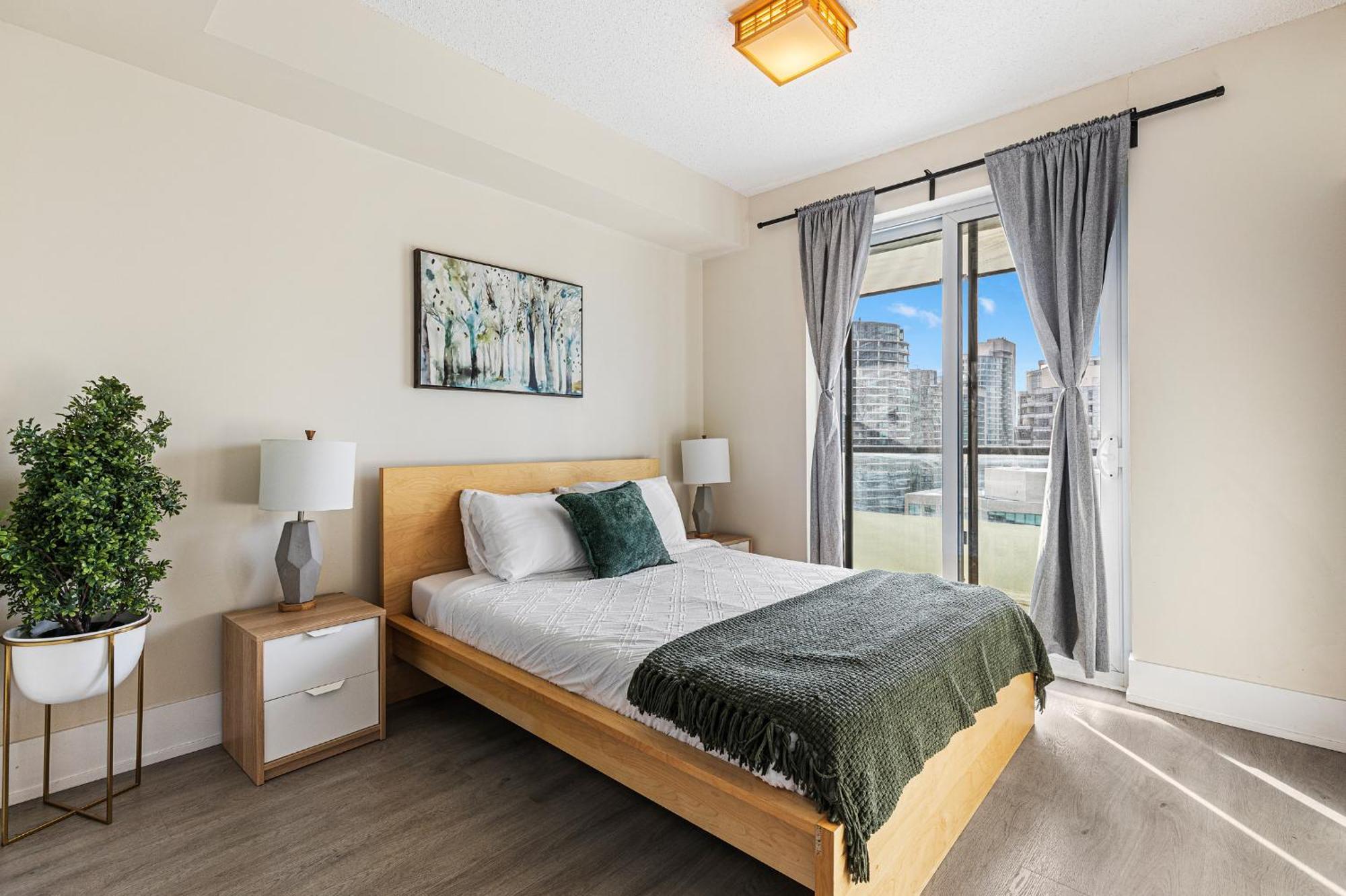 3 Bedroom Beside Cn Tower With Parking Downtown Toronto Exterior photo